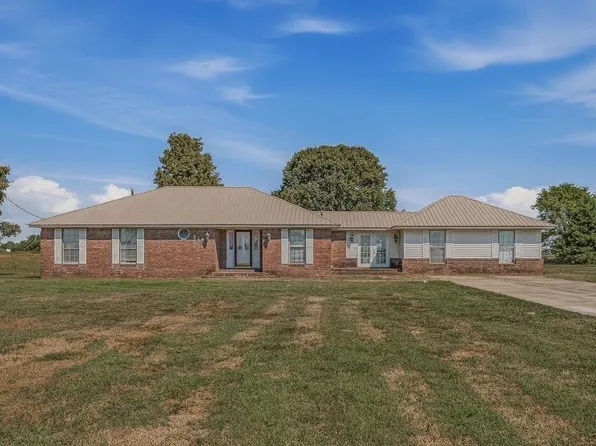 518 State Highway M, Steele, MO 63877