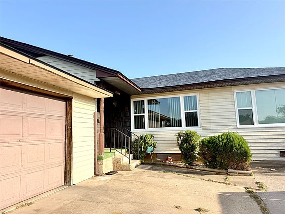 4th image of 17 E Norma Ave