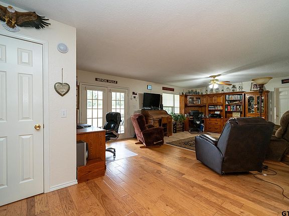 3rd image of 172 County Road 3902