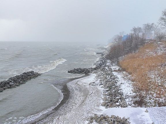 3rd image of 6035 Lake Rd W APT 326