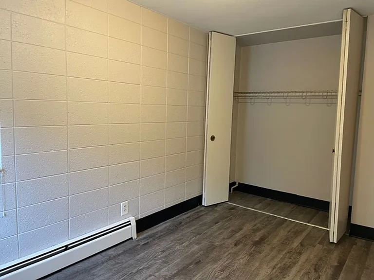 Apartment off 28th and Clyde Park Available — Photo 23