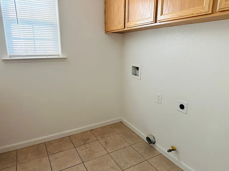 228 River Point — Photo 14