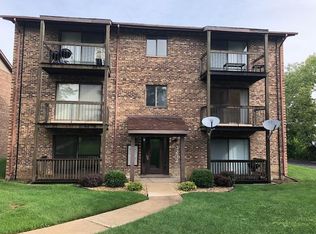 3232 184th St APT 2E, Homewood, IL 60430