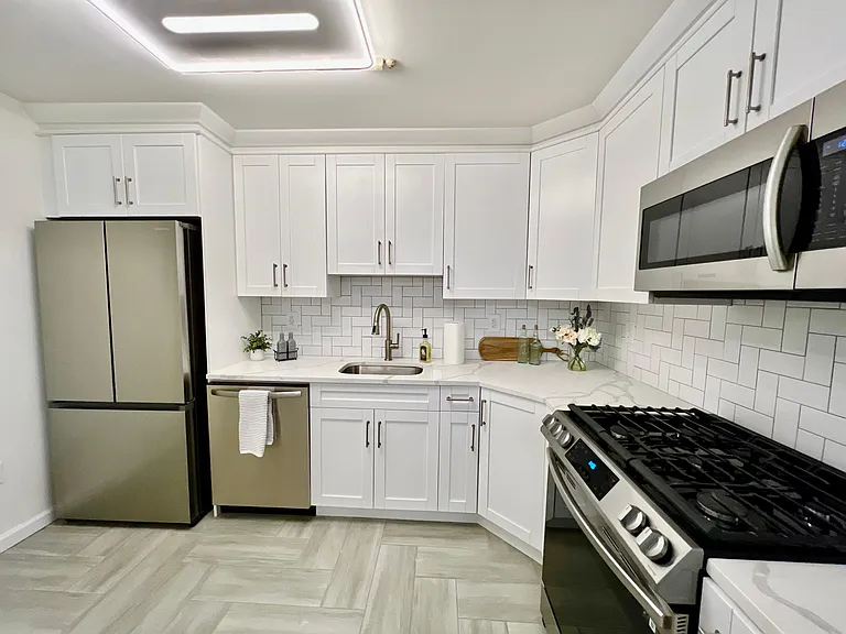 2214 Lancaster Ct — Photo 7
