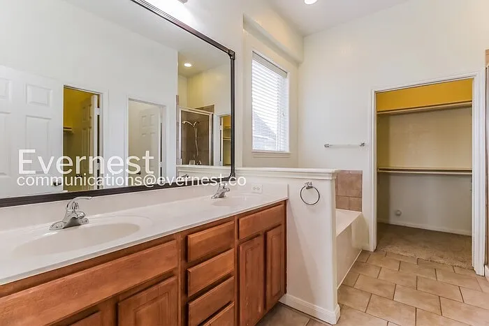 709 W 35th St — Photo 8