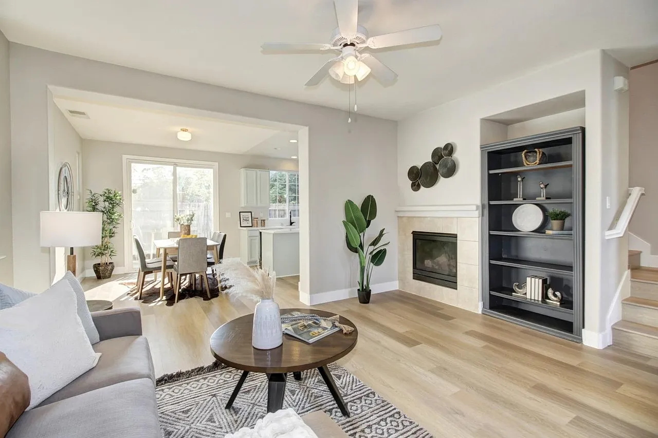 3 bed, 2.5 bath, 1604 sqft, $2,895 — Photo 3