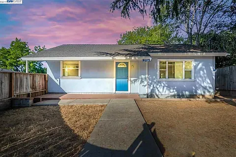 Building Photo - 25506 University Ct
