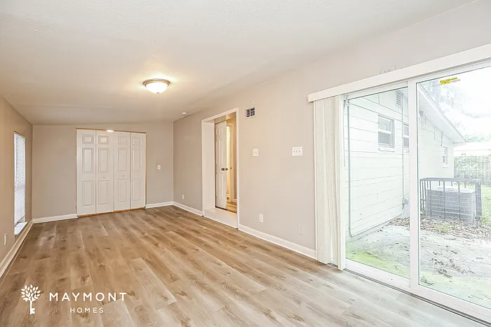 260 Lee Dr — Photo 10