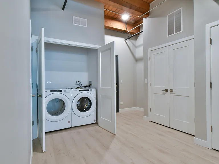 11 E Illinois St #401 — Photo 5