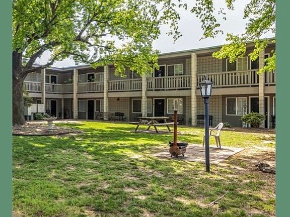 2nd image of 109 S 9th St APT 203