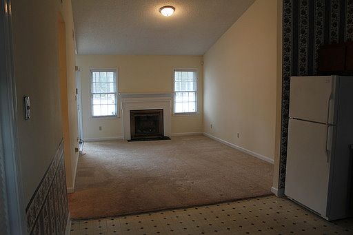 5th image of 100 Pheasant Ct