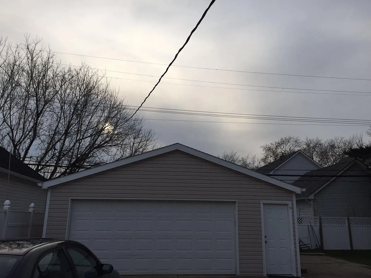 3865 Buckingham Avenue — Photo 3