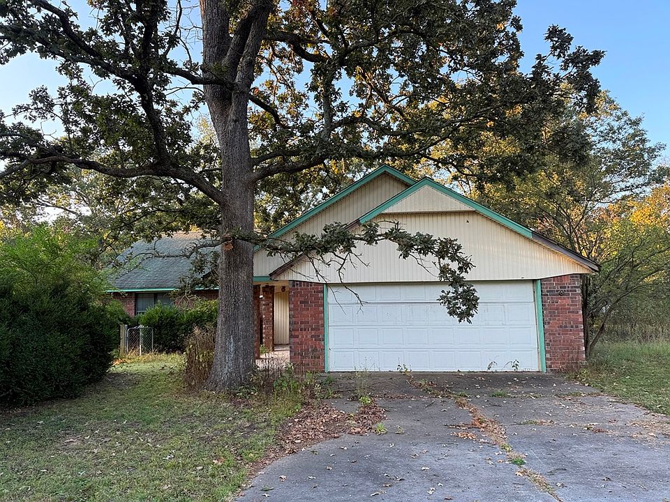 1st image of 1882 Oak Knl