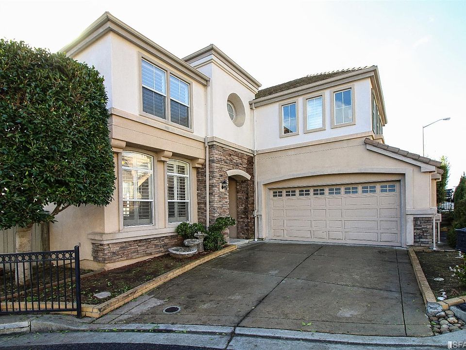 1st image of 20 Joseph Dr