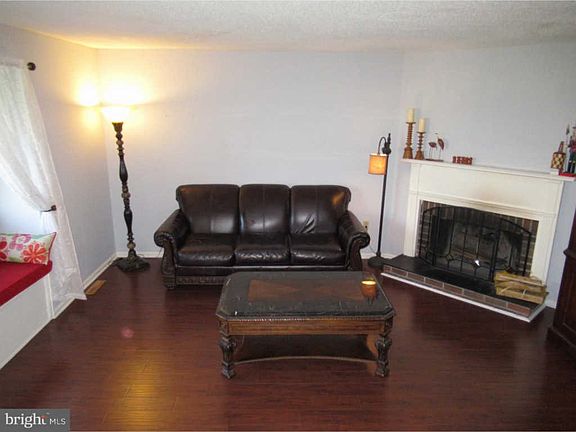 3rd image of J17 Shirley Ln