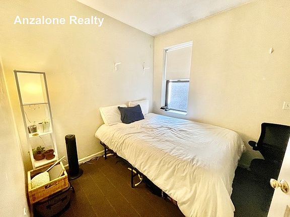 3rd image of 17 Thacher St APT 4