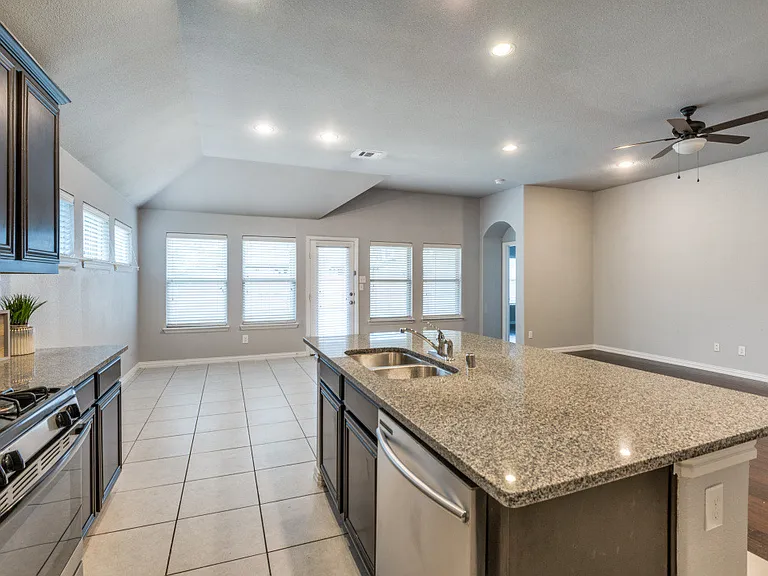 1608 Emma Pearl Ln — Photo 16