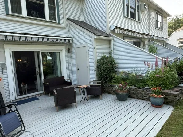 3 Northshore Dr, Burlington, VT 05408
