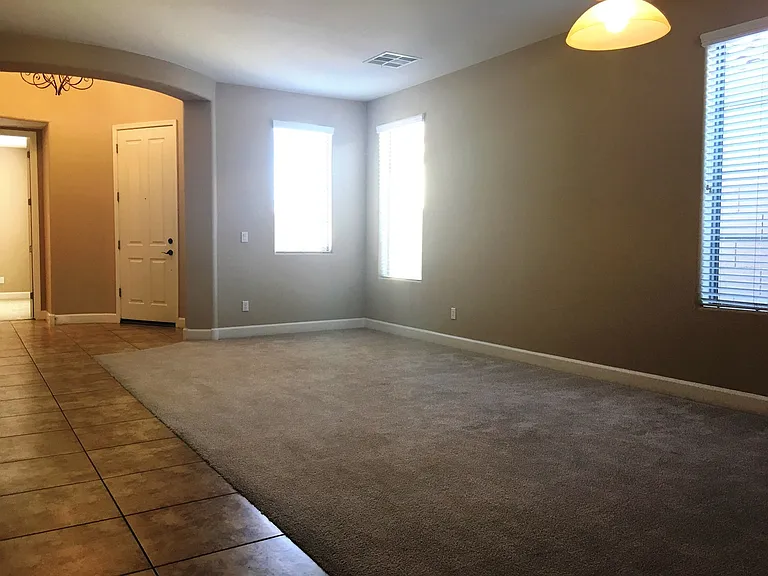 300 W Wisteria Pl — Photo 37