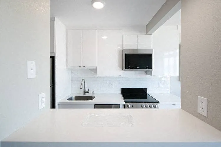 2000 Broadway Street Apartments — Photo 19
