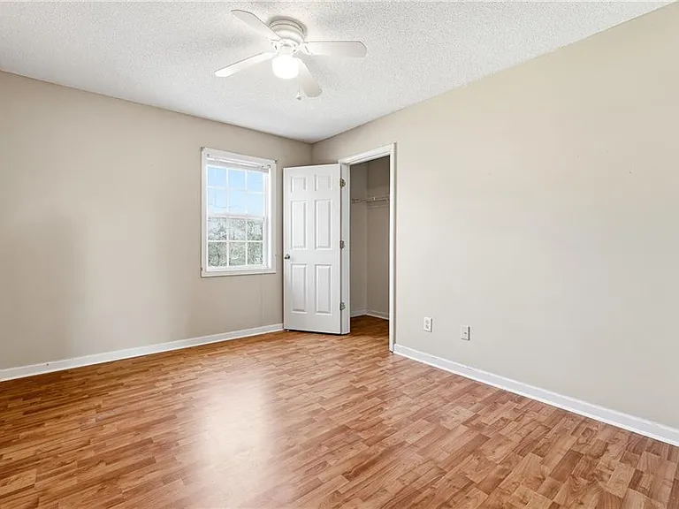 186 Franklin Ct — Photo 16