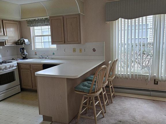 5th image of 42 Portsmouth Drive