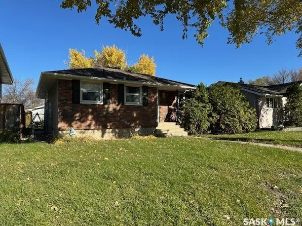 5312 2nd Avenue, Regina, SK S4T 0B8