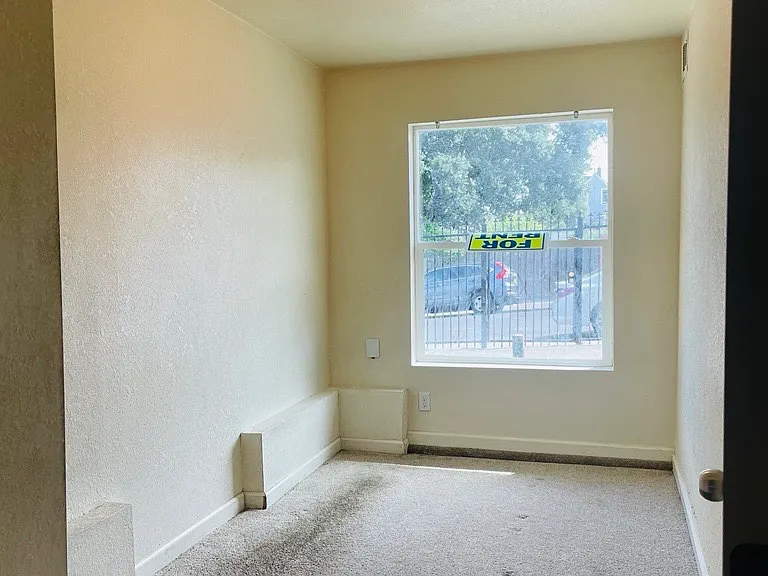 2424 E 24th St #2424 — Photo 13