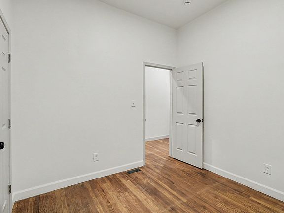 4th image of 3630 Hydraulic Ave #2