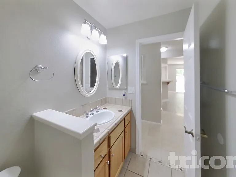 1947 Guinn Dr — Photo 12