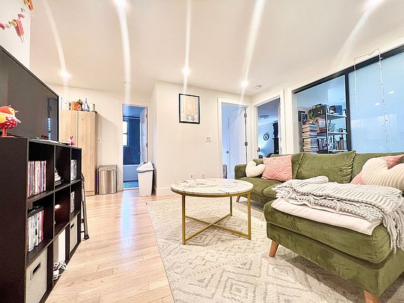 4th image of 111 Woodruff Ave #7A