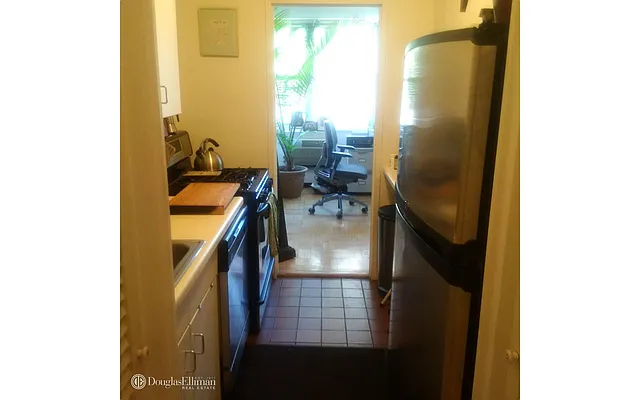 Rented by Douglas Elliman | media 4