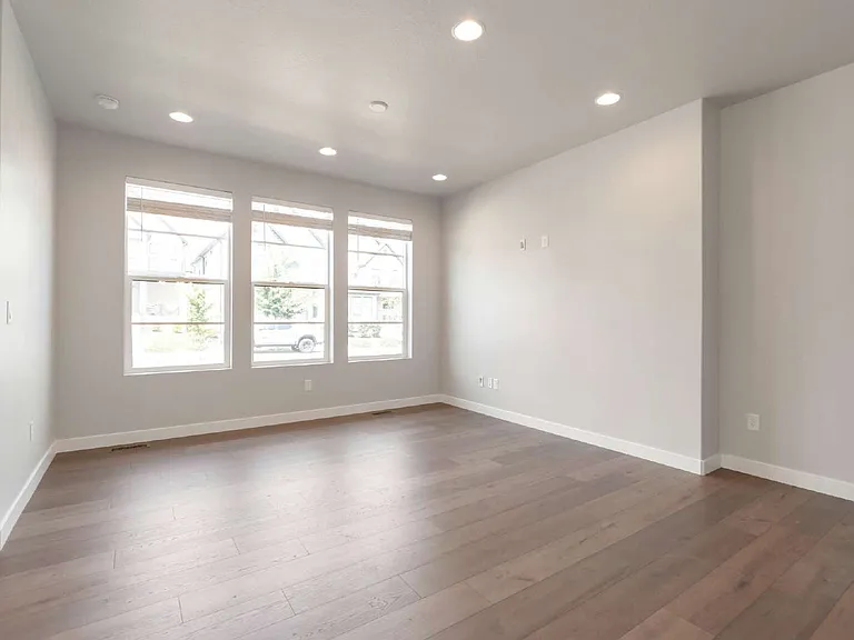 2316 N Sunmore Way — Photo 5