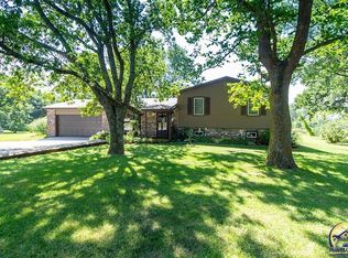 445 NW 58th St, Topeka, KS 66617
