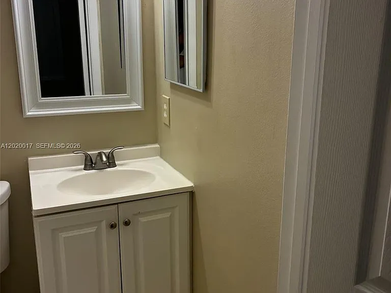 617 Ixoria Ave #18 — Photo 10