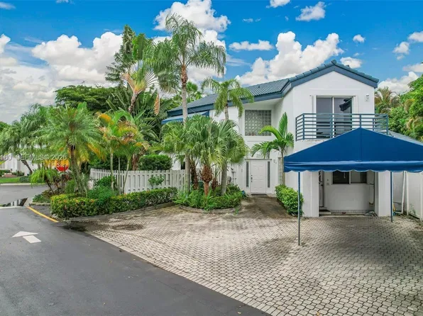 250 NE 212th St, Miami, FL 33179