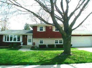 608 5th St, Waunakee, WI 53597