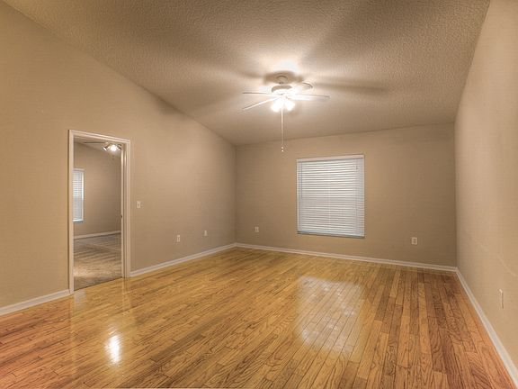 3rd image of 4652 Ardale St #4652