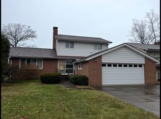 20061 Edgecliff Dr, Euclid, OH 44119