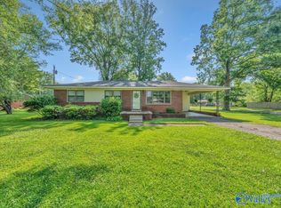 605 Hereford Dr, Athens, AL 35611