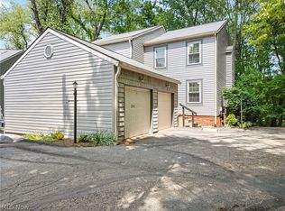 247 Perry Dr NW, Canton, OH 44708