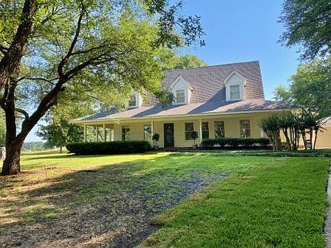 3rd image of 104 Oakapple Ct