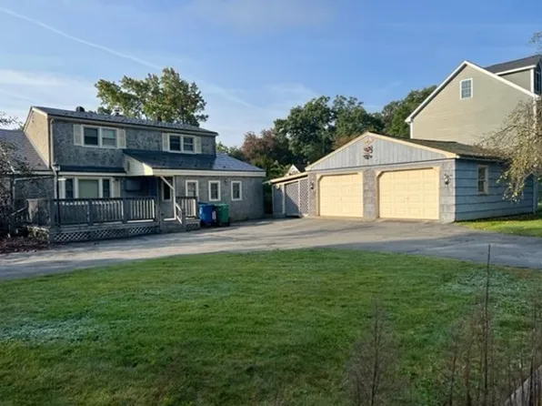 23 Edgewood Rd, Billerica, MA 01821
