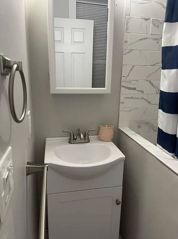 4 bed, 2.0 bath, 2500 sqft, $1,707 — Photo 4