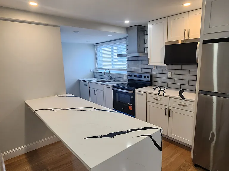 27 Addison St — Photo 4