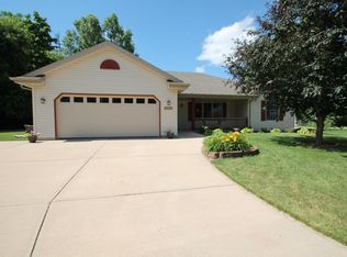 428 Harvard St, Oconomowoc, WI 53066