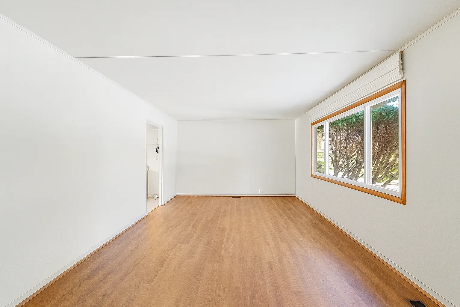 3 bed, 1.5 bath, 960 sqft, $3,500 — Photo 1