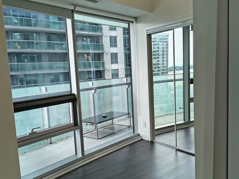 12 York St #1104 — Photo 10