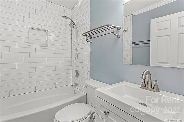 1032 Holland Ave — Photo 8