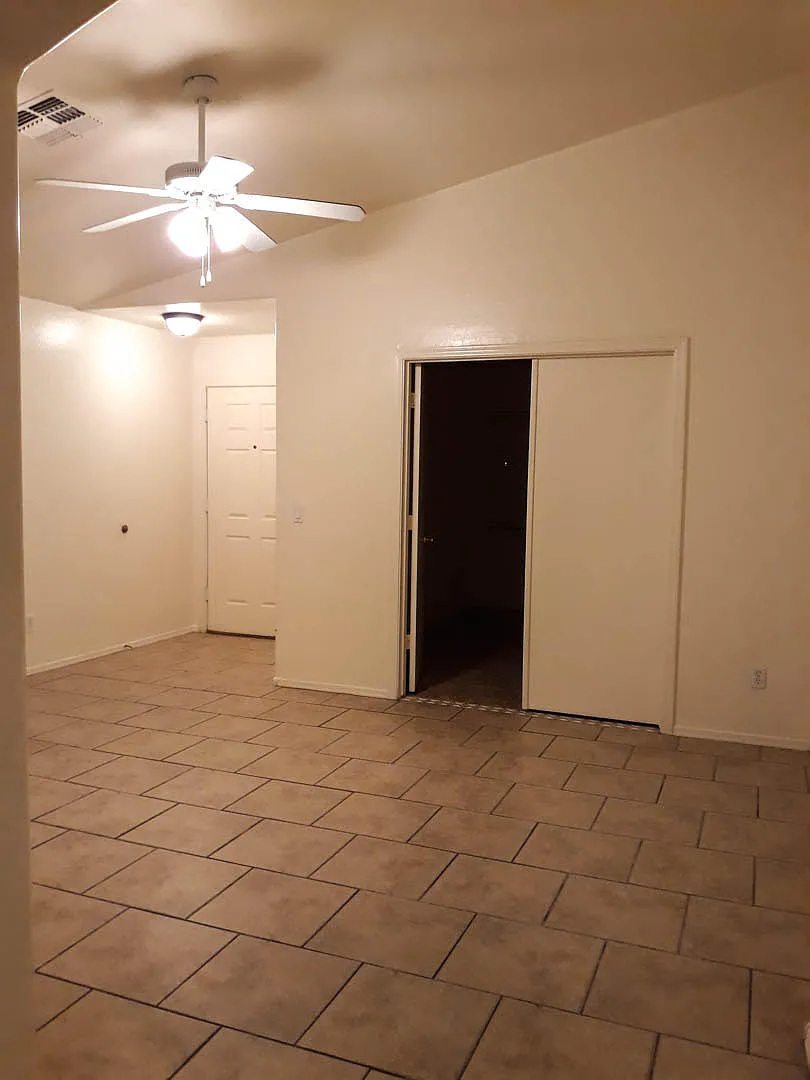 3 bed, 1090 sqft, $1,750 — Photo 4